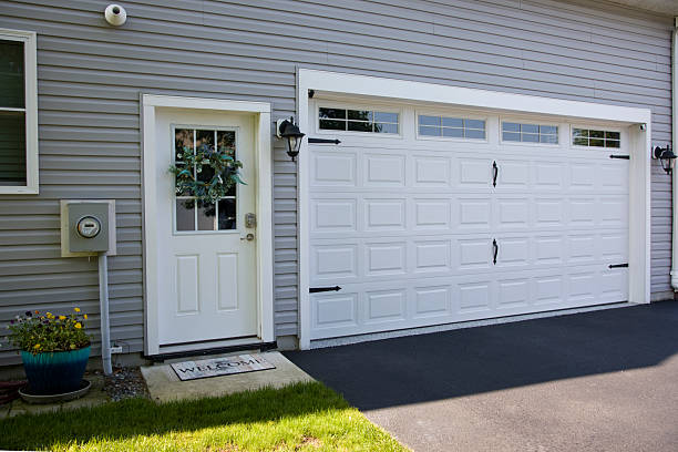 24/7 Emergency Garage Door Roller Replacement experts in Charter Oak, CA